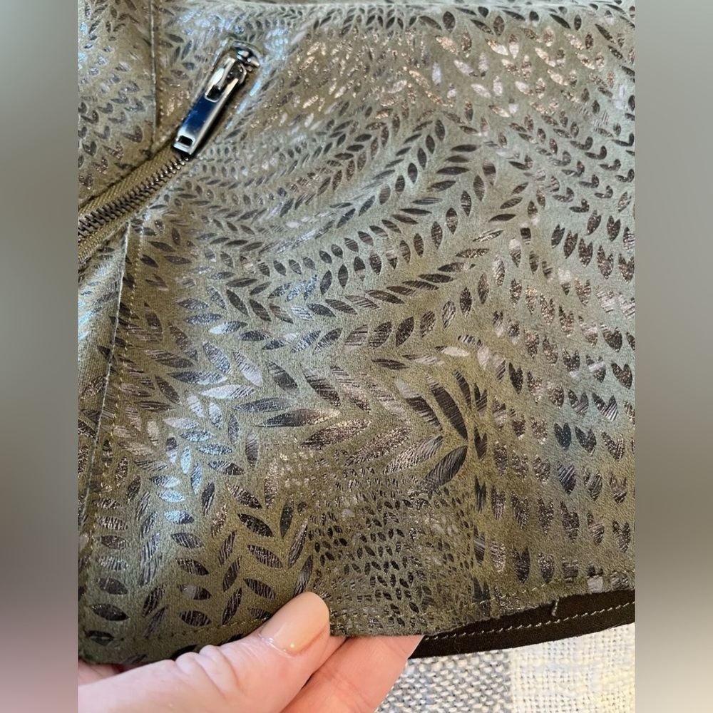 Philosophy Olive Green w/ Leaf Design SZ L Faux Leather Suede Moto Jacket - Picture 2 of 15